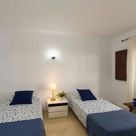 Esperanza Villa *