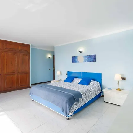 Esperanza Villa Tias